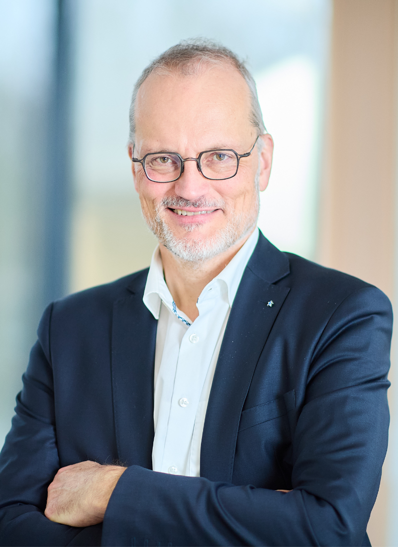 Mr. Andreas Boschen