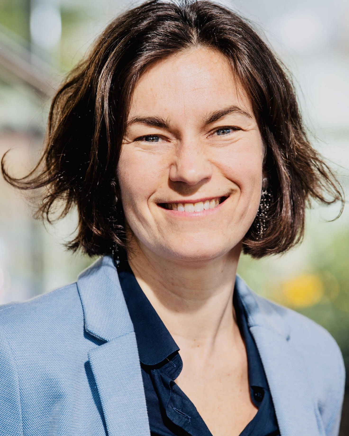 Ms. Martine Sainte-Marie, Elles Bougent Association